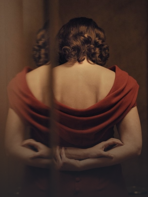 WOMAN UNKNOW